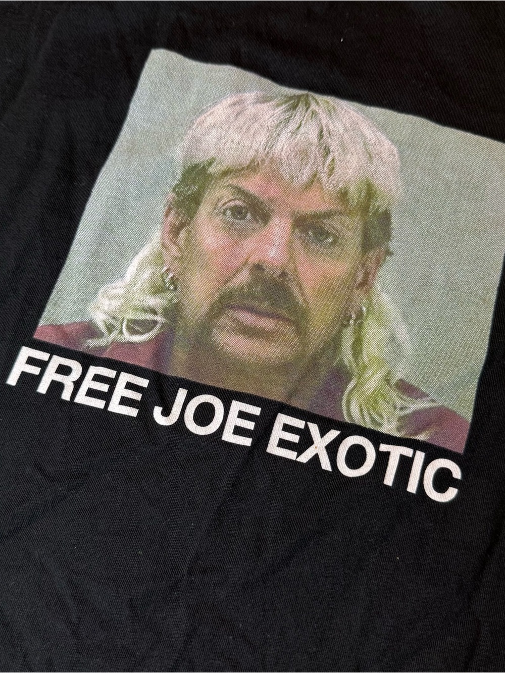 “Free Joe Exotic” Black Tee Shirt men’s size large